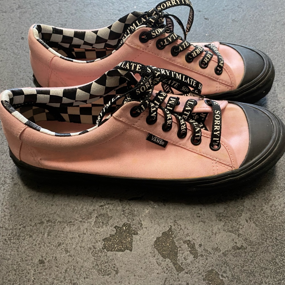 2018 Lazy Oaf x Vans pink I’m Sorry shoes size 7.5